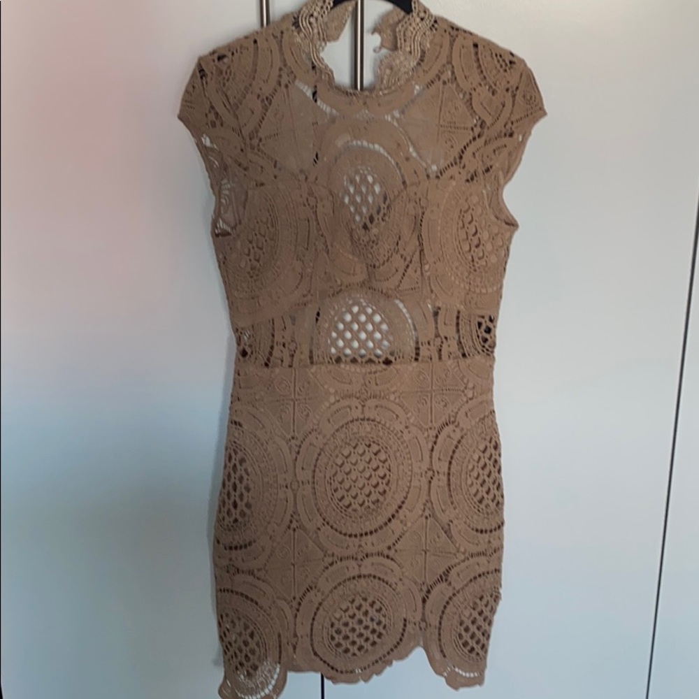 Bébé mini lace nude dress